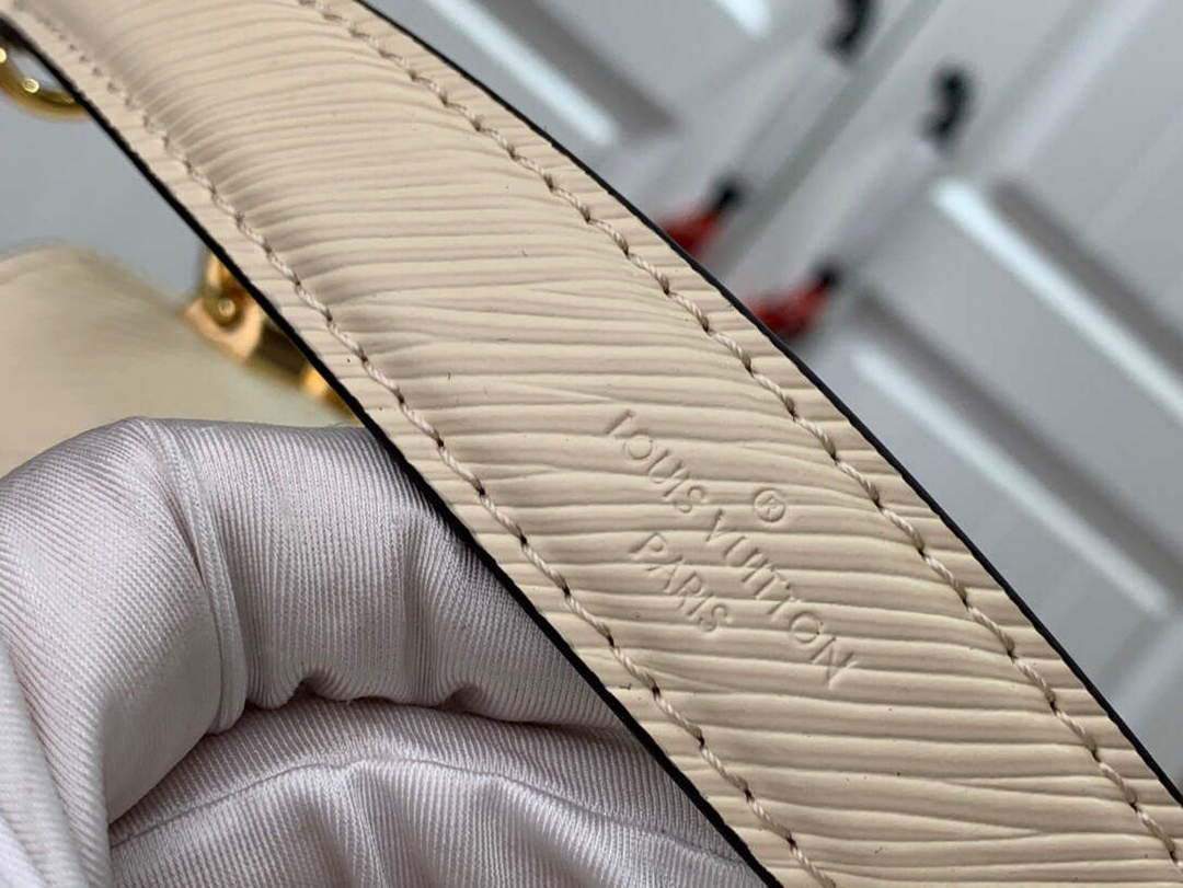 LV M59687 Louis Vuitton Twist PM Epi leather Handbag Quartz White