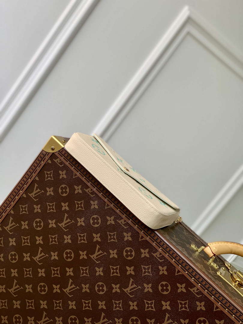 LV M82610 Louis Vuitton Pochette F��licie Bag Matcha green