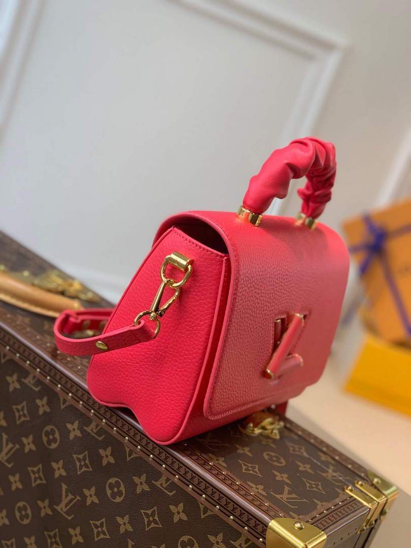 LV M58688 Louis Vuitton Twist MM Leathers Handbag Pondichery Pink