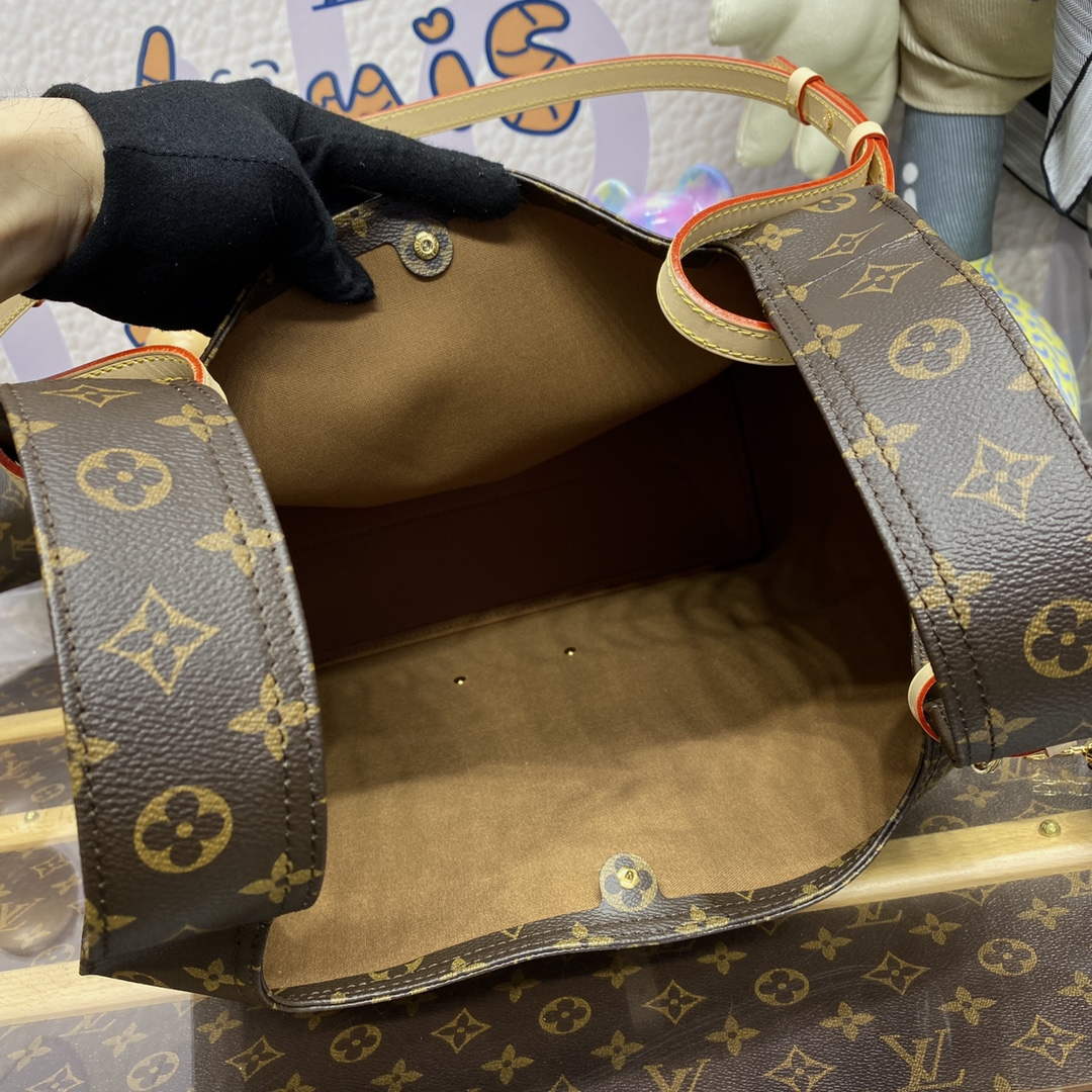 LV M46817 Louis Vuitton Atlantis GM Handbag