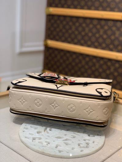 LV M45384 Louis vuitton M45385 Crafty Pochette Metis Monogram Beige