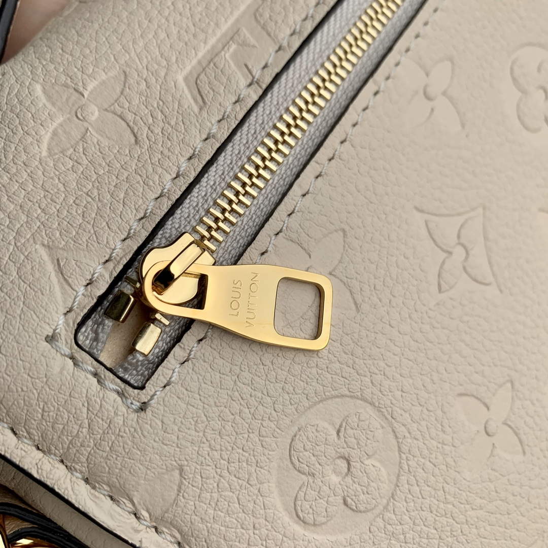 LV M22942 Louis Vuitton Pochette M��tis East West Handbag Cr��me Beige