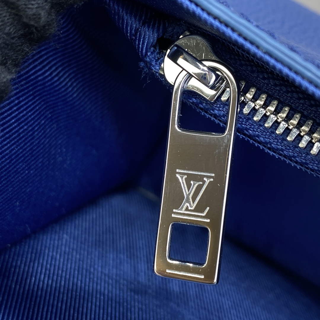 LV M82804 Louis Vuitton Fastline Wearable Wallet Dark Blue