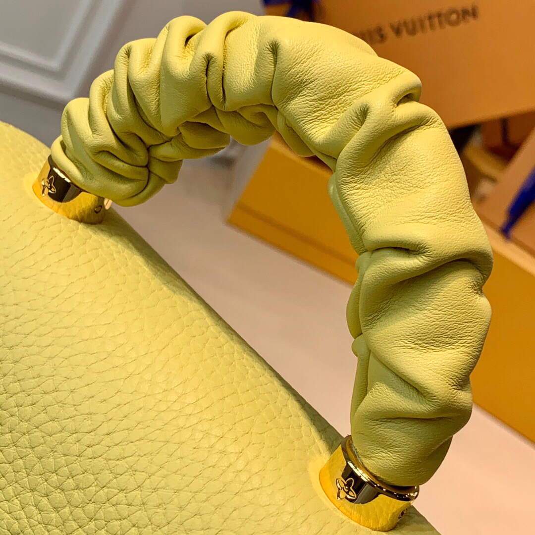LV M58688 Louis Vuitton Twist MM Leathers Handbag Ginger Yellow
