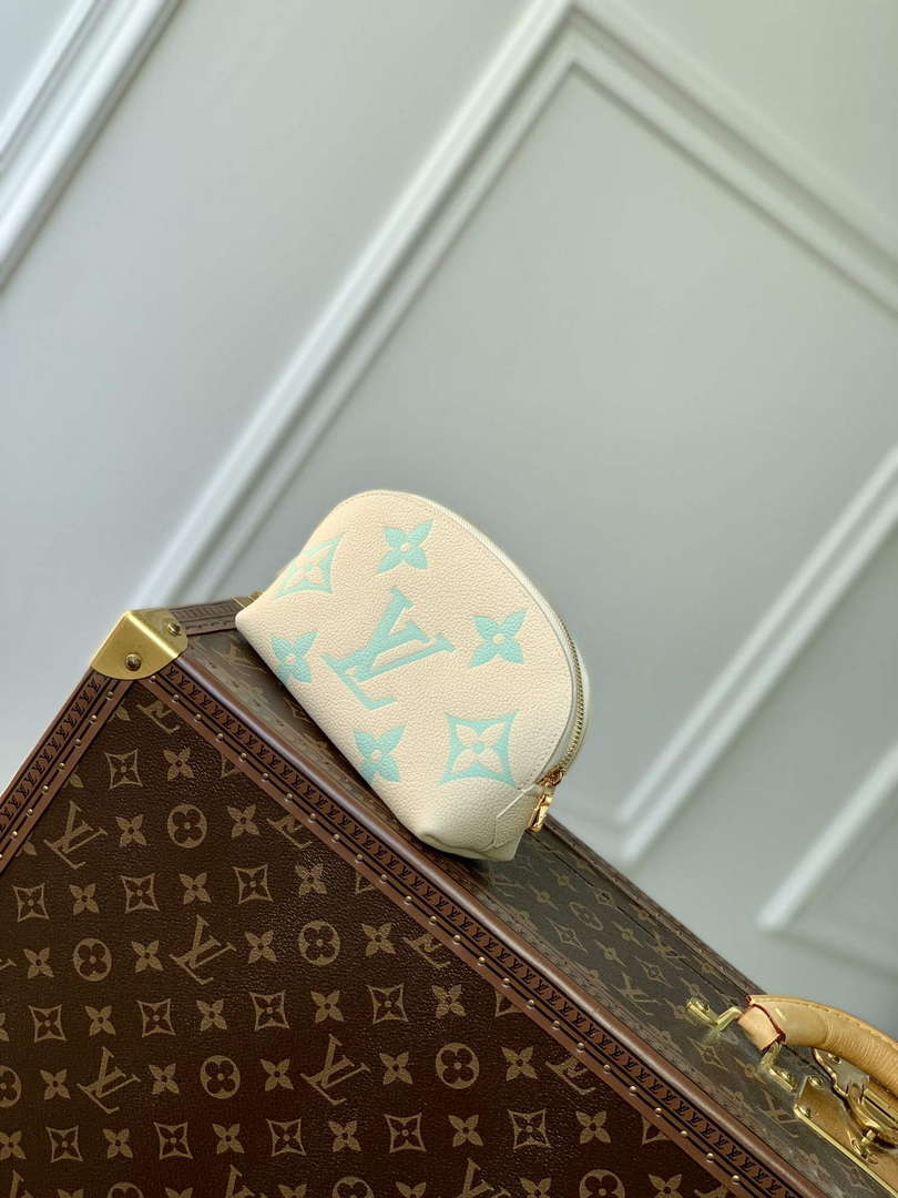 LV M45951 Louis Vuitton Pochette Cosmetique PM Matcha green