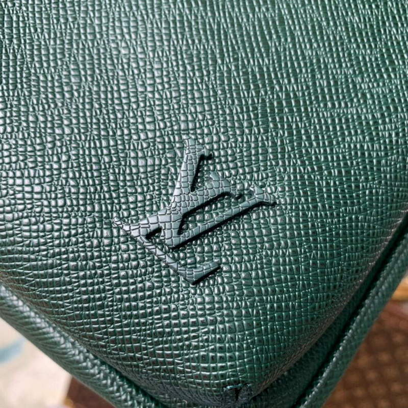 LV M30860 Louis Vuitton Avenue Sling Bag Green