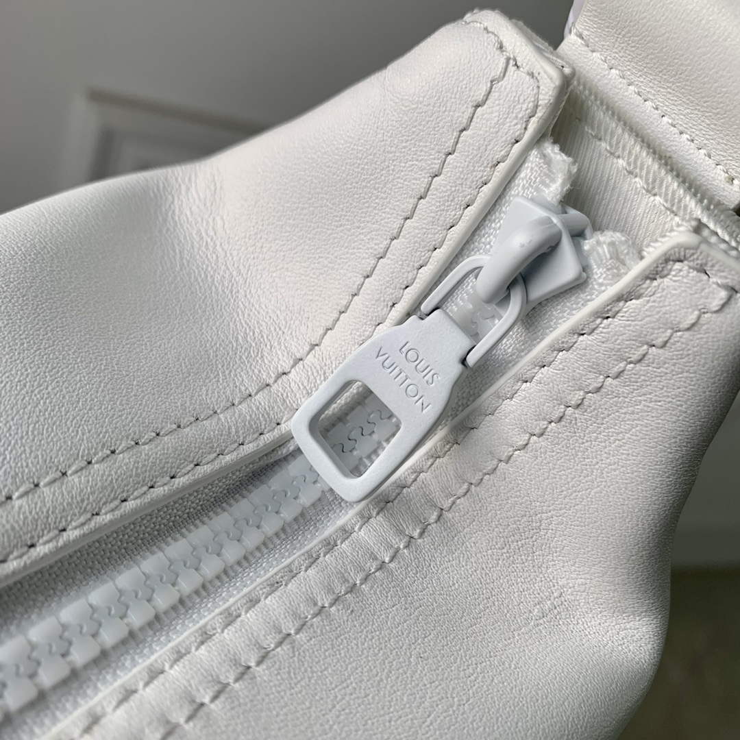 LV M21812 Louis Vuitton Cruiser Messenger Bag White