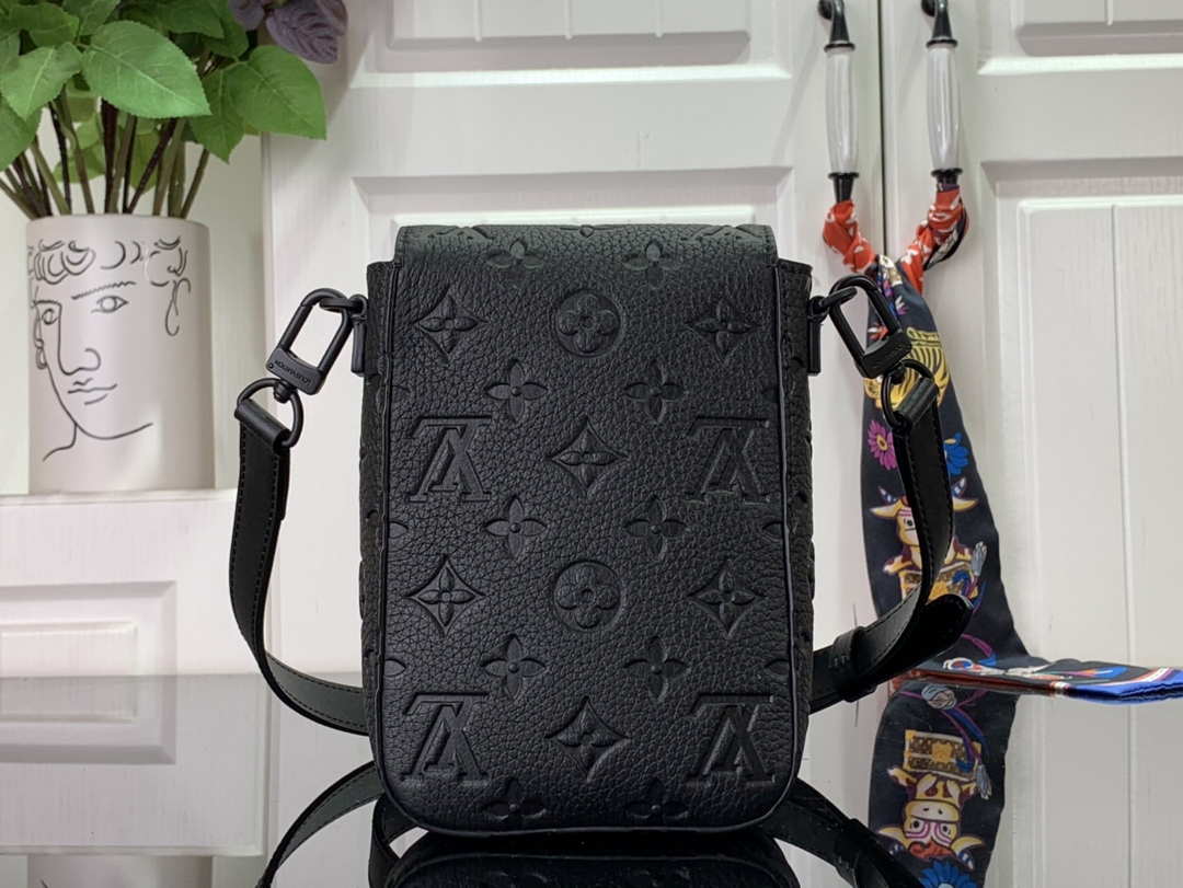 LV M81524 Louis Vuitton S-Lock Vertical Wearable Wallet Black