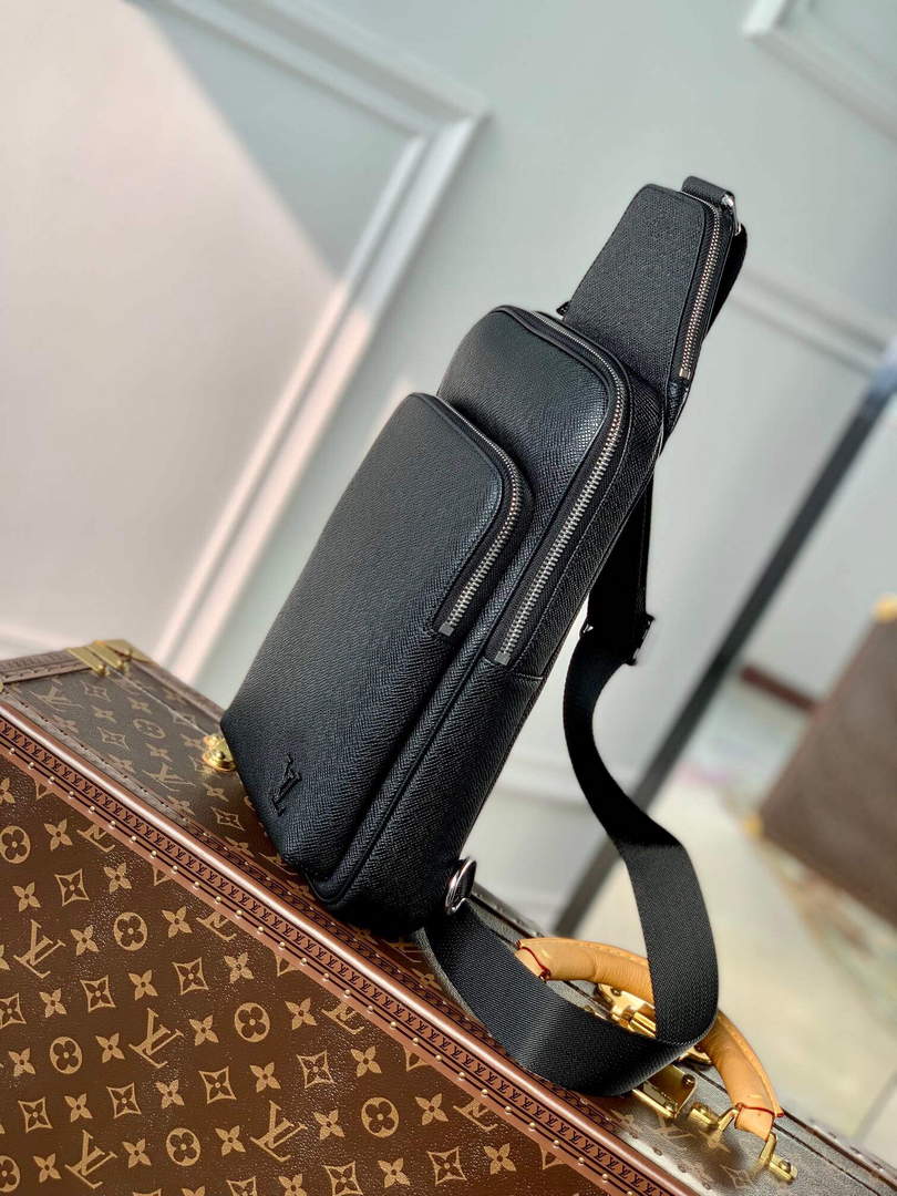 LV M30859 Louis Vuitton Avenue Sling Bag Black