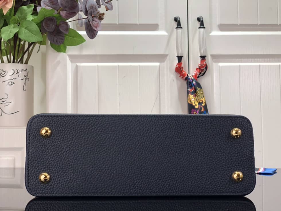 Louis Vuitton Capucines MM M58578 Replica Shoulder Bag