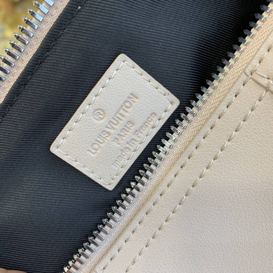 Louis Vuitton City Keepall M59670