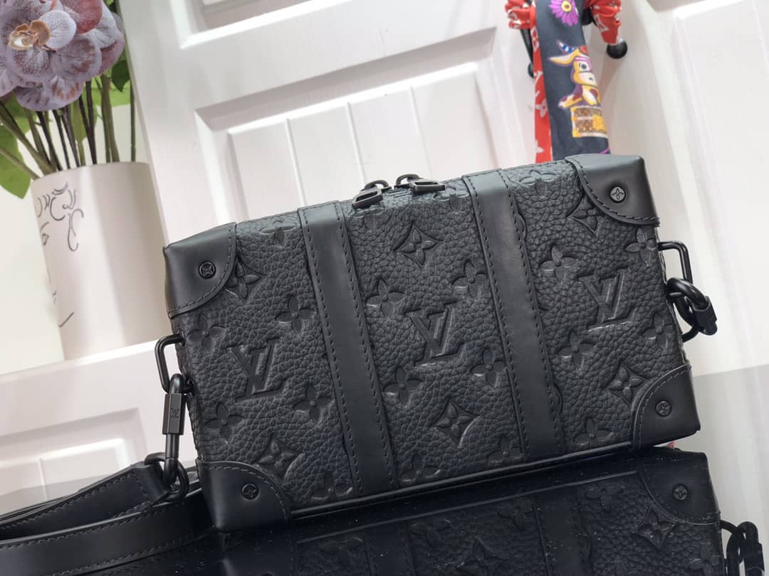 Louis Vuitton Soft Trunk Replica Wallet Black M30697