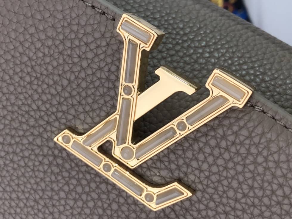 Louis Vuitton Capucines Mini Beige M59066 Replica Shoulder Bag