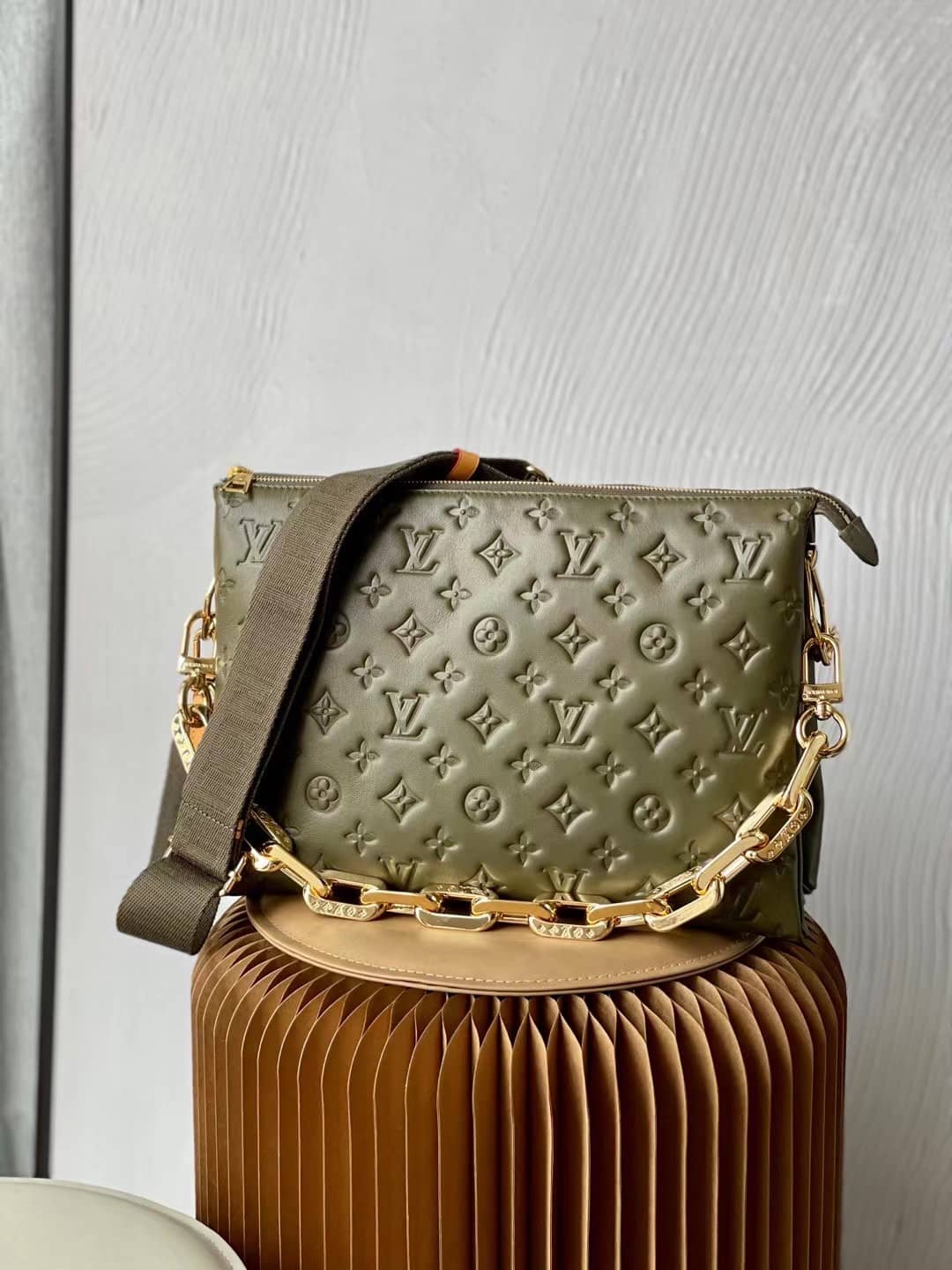 Louis Vuitton Coussin MM Embossed M57782 Replica Shoulder Bag