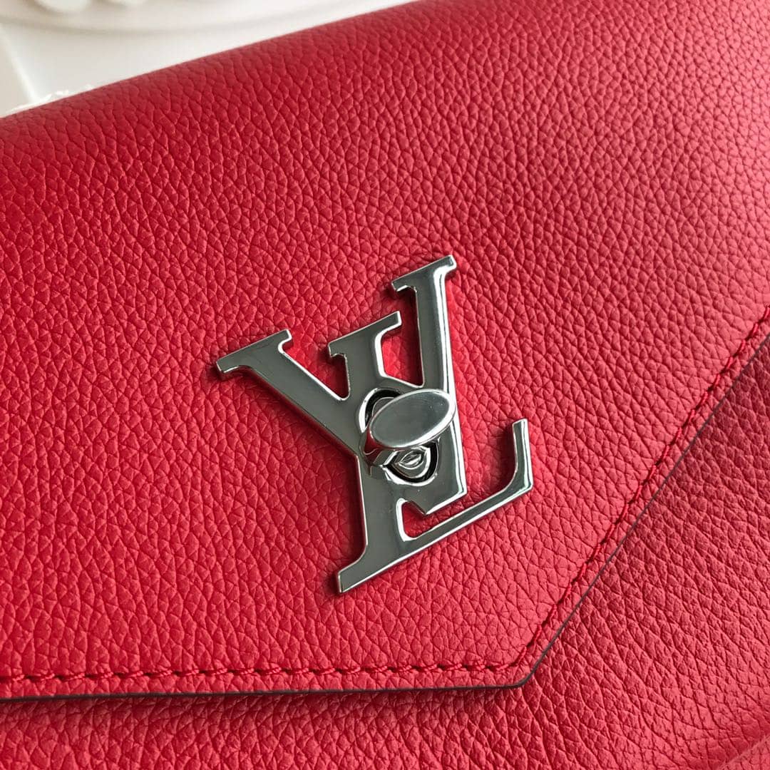 Louis Vuitton MyLockMe BB Calf Chain Replica Shoulder Bag Red M51418