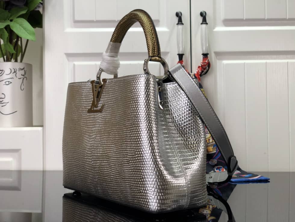 Louis Vuitton Capucines BB Collection N98093 Replica Shoulder Bag