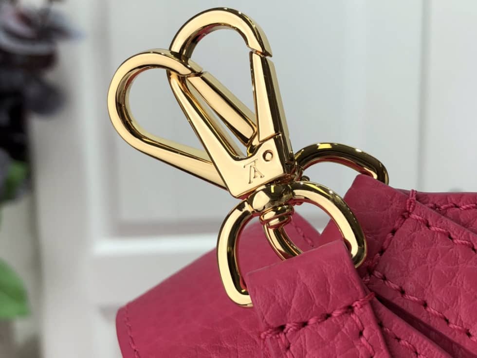 Louis Vuitton Capucines Mini M59440 Replica Shoulder Bag