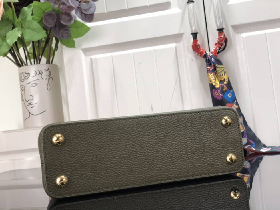 Louis Vuitton Capucines BB M58578 Replica Shoulder Bag