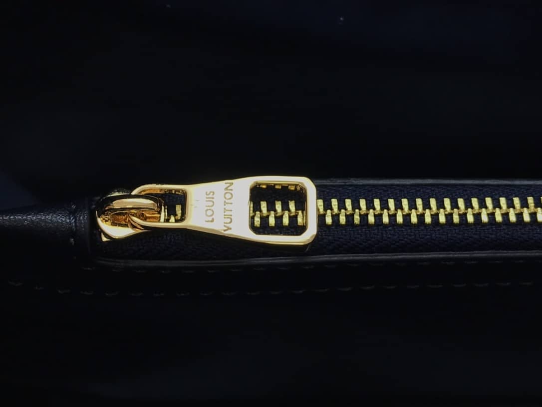 Louis Vuitton Capucines Taurillon Shoulder Bag Replica Blue M94519