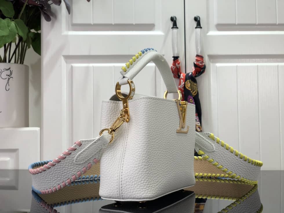 Louis Vuitton Capucines Mini M57945 Replica Shoulder Bag