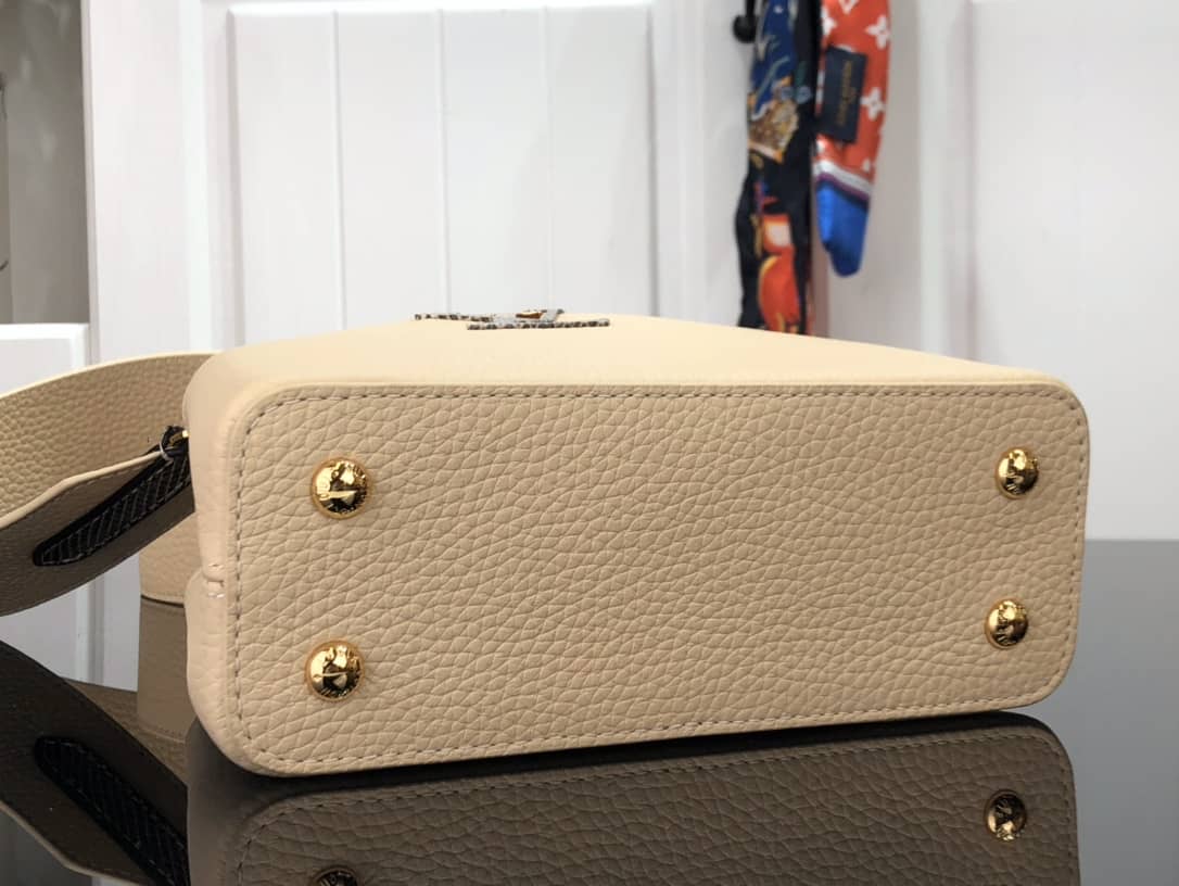 Louis Vuitton Capucines MM Taurillon Leather Tote M94227