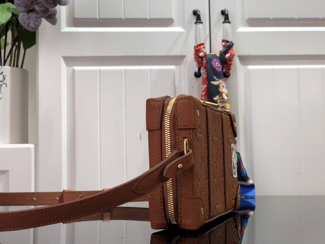 Louis Vuitton Crossbody Dupe Soft Trunk NBA Wearable M80549