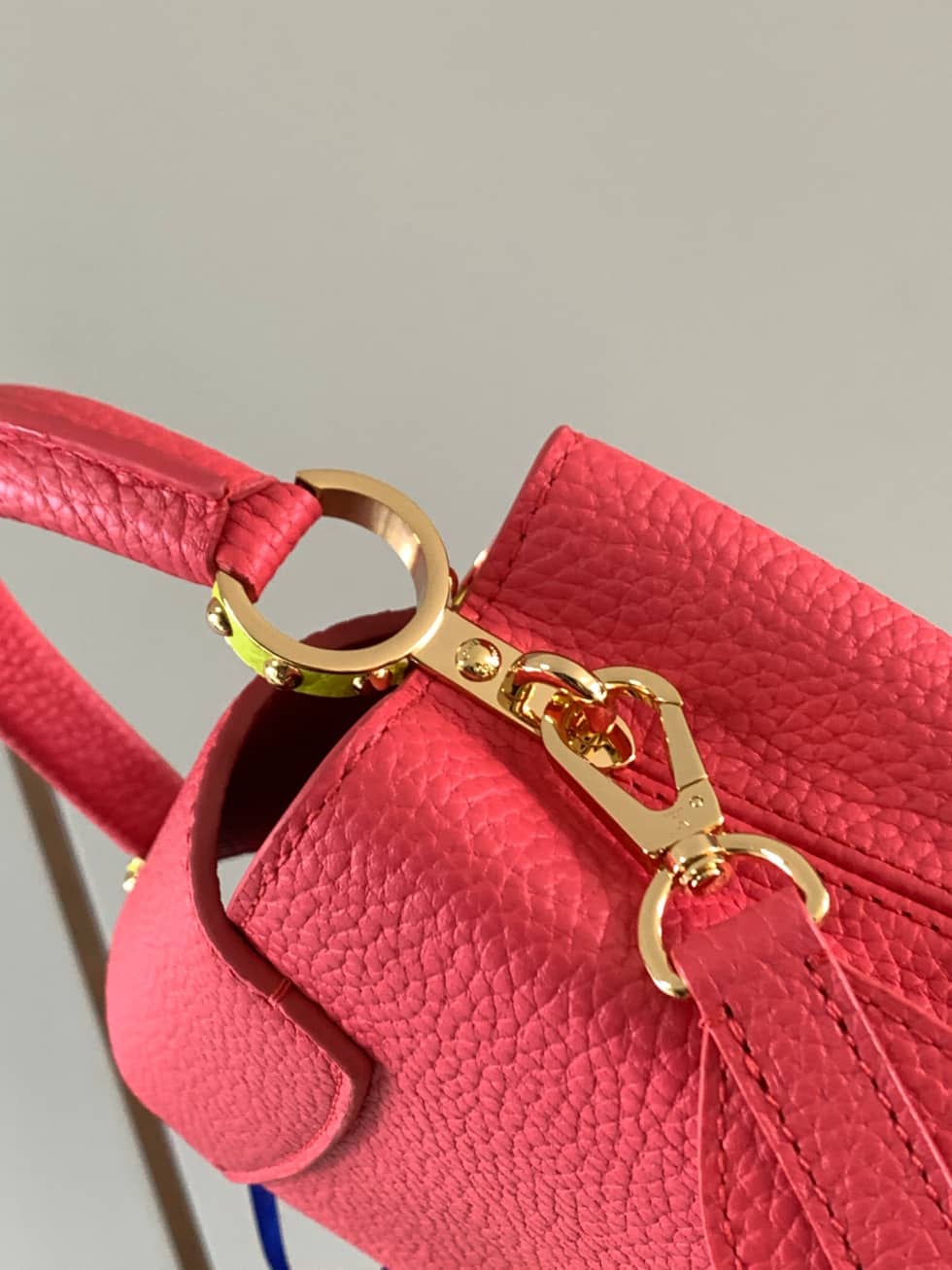 Louis Vuitton Capucines Mini M59440 Replica Shoulder Bag