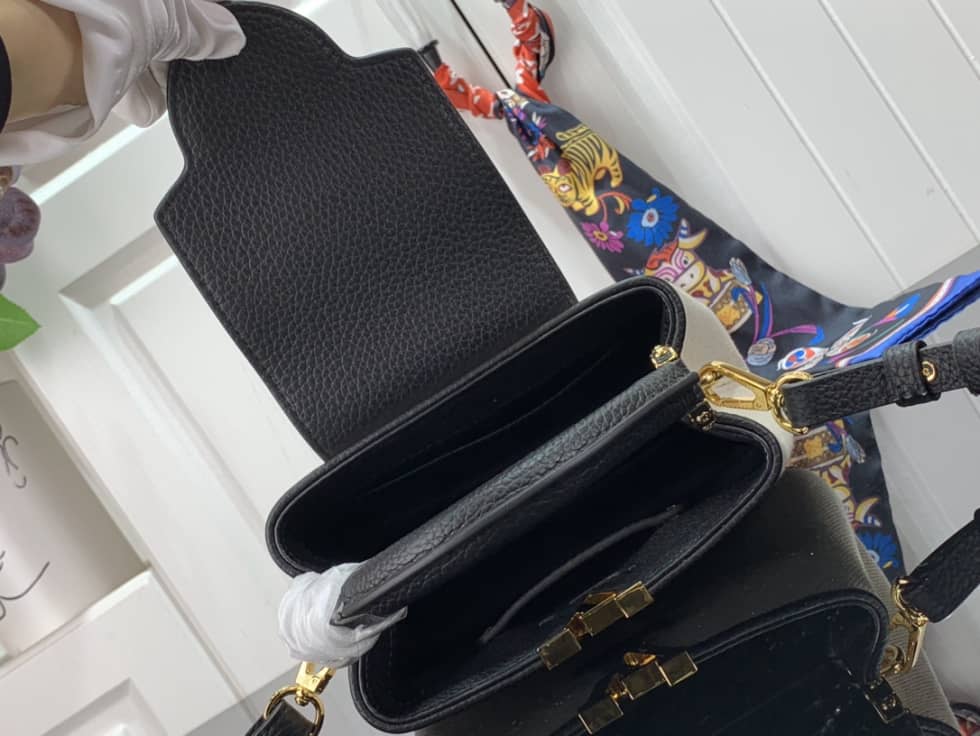 Louis Vuitton Capucines Mini Black M59872 Replica Shoulder Bag