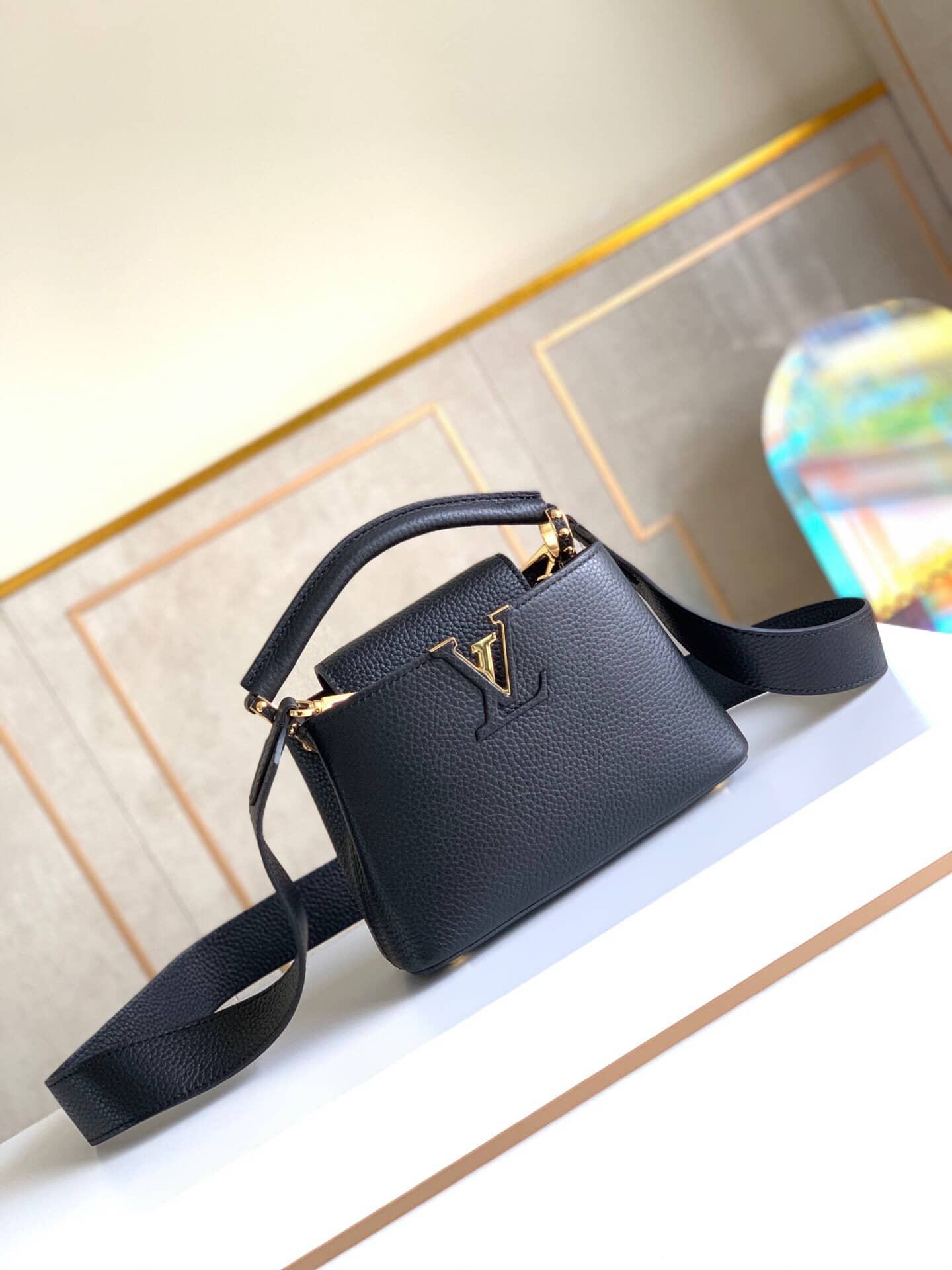 Louis Vuitton Taurillon Leather Capucines Mini Replica Bag Black M55985