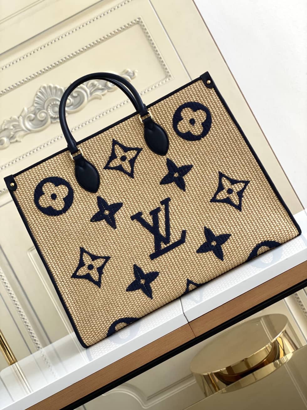 Louis Vuitton OnTheGo Monogram Giant Raffia Tote