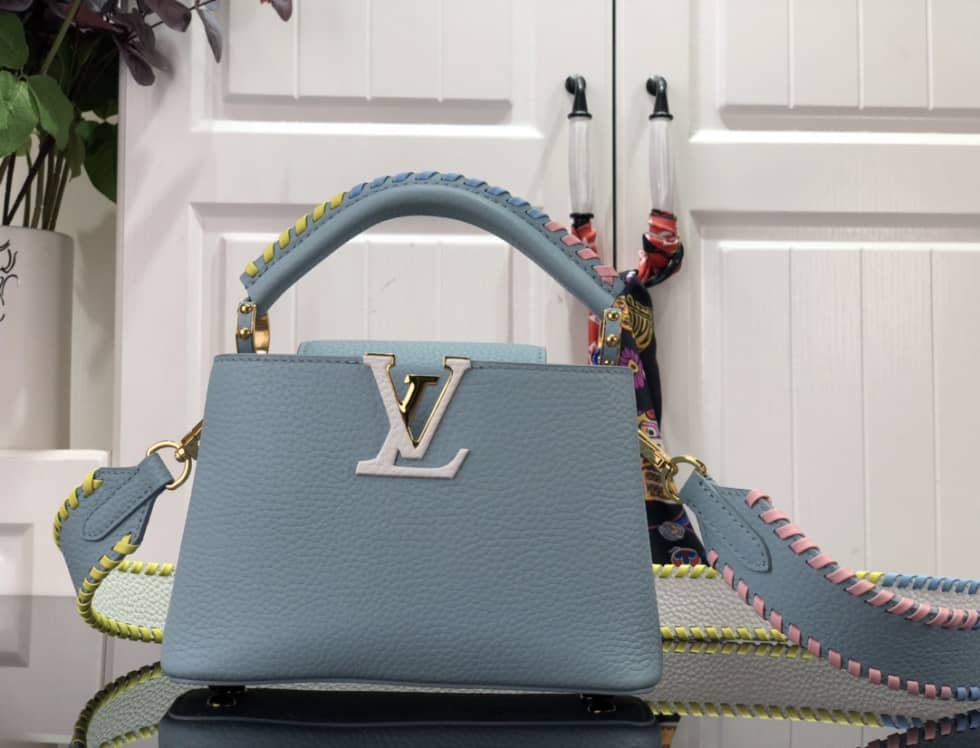 Louis Vuitton Capucines Mini M57945 Replica Shoulder Bag
