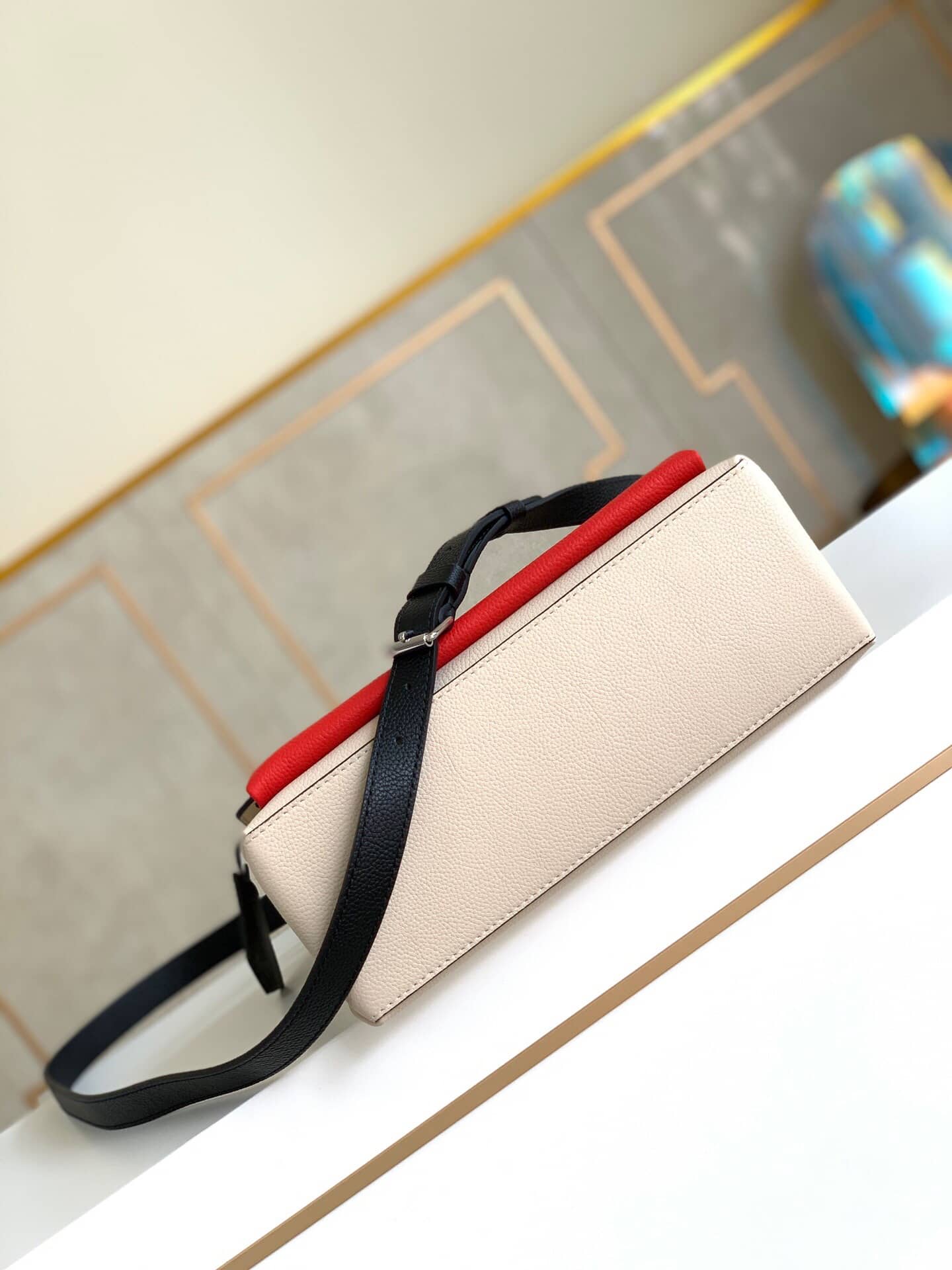 Louis Vuitton Quartz Kabuki My Lockme Bag Replica M53891