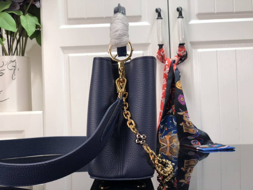 Louis Vuitton Capucines BB M59065 Replica Shoulder Bag
