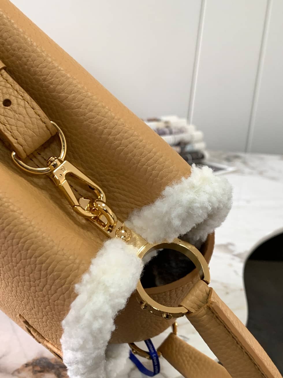 Louis Vuitton Capucines BB Cruise M59267 Replica Crossbody Bag