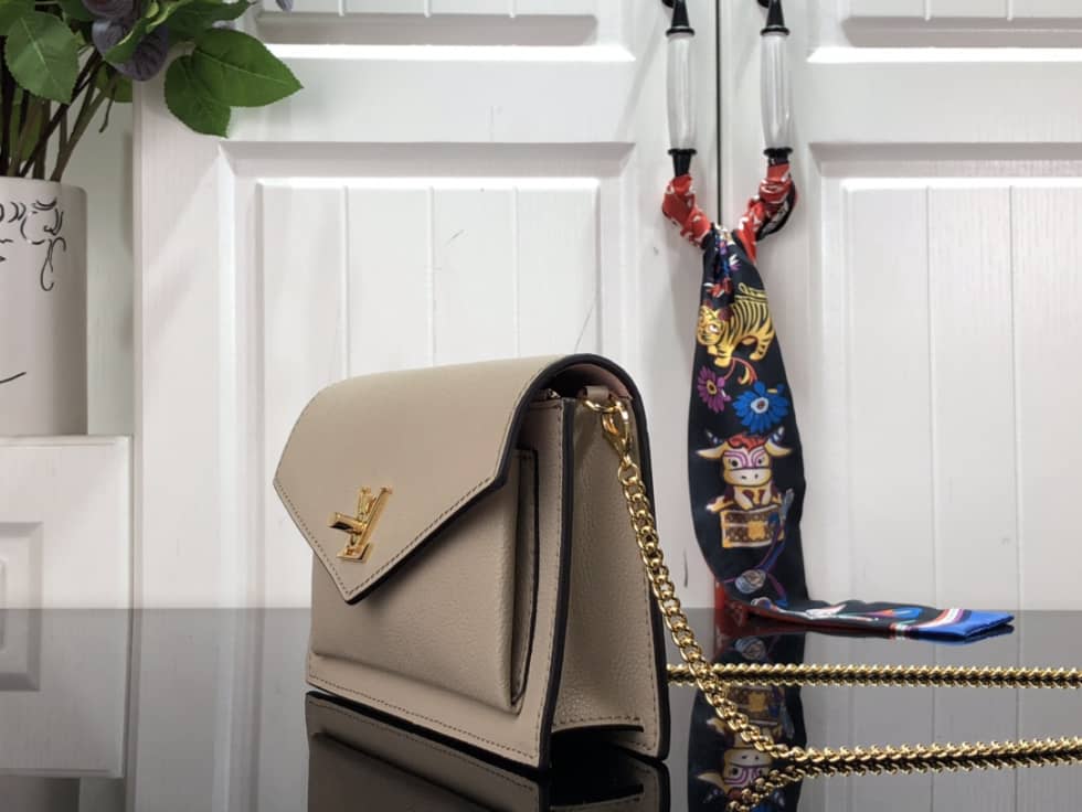 Louis Vuitton Mylockme Chain Pochette M63471 Replica Crossbody Bag