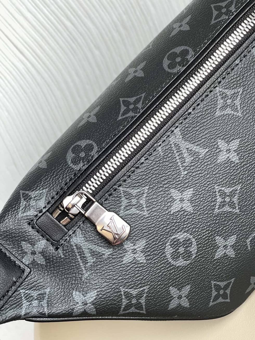 Louis Vuitton Discovery Bumbag Monogram Eclipse Black M46035 Replica Belt Bag