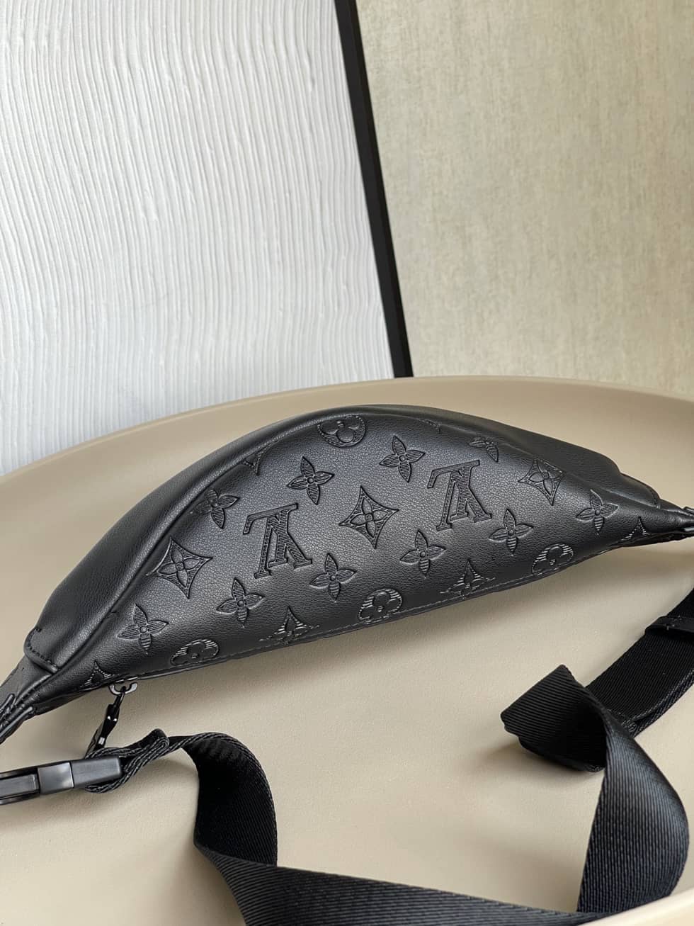 Louis Vuitton Discovery Bumbag PM Monogram Shadow Black M46036 Replica Belt Bag