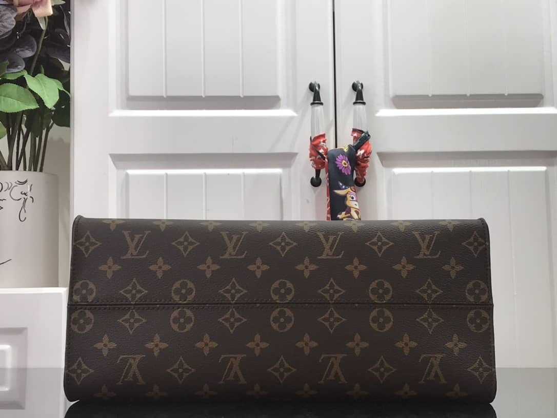 Louis Vuitton Monogram Giant Canvas Onthego MM Bag Replica M45039