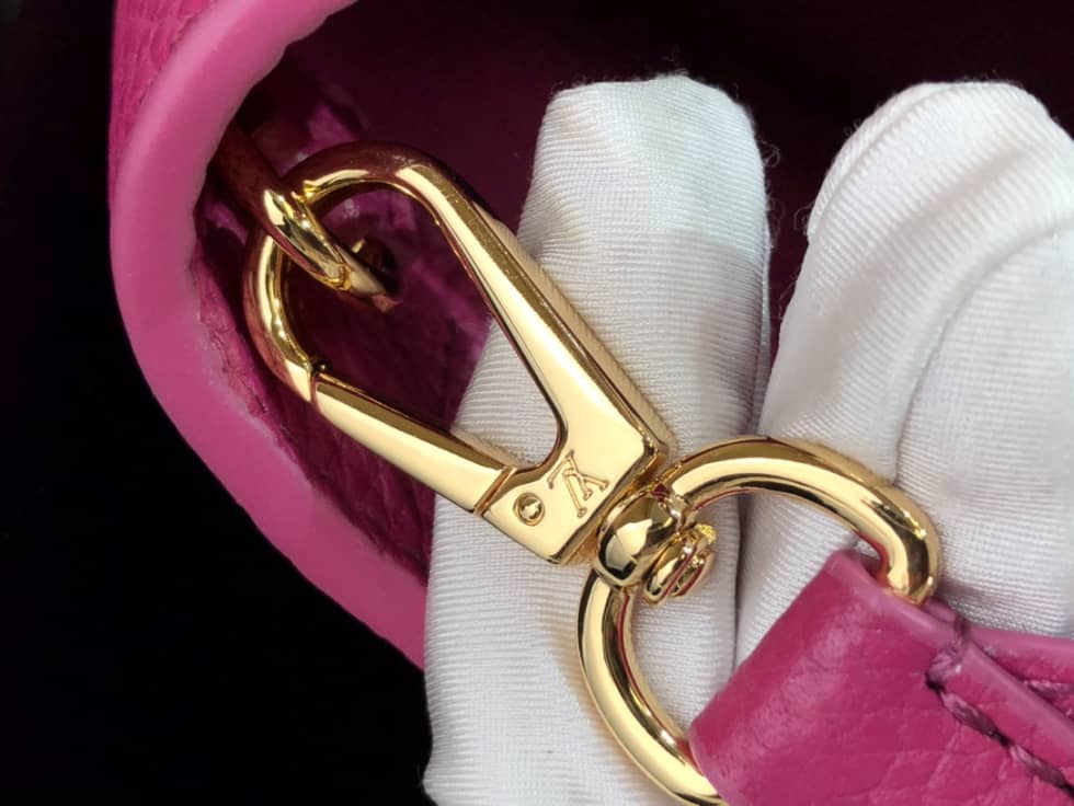 Louis Vuitton Capucines BB Rose M59066 Replica Shoulder Bag