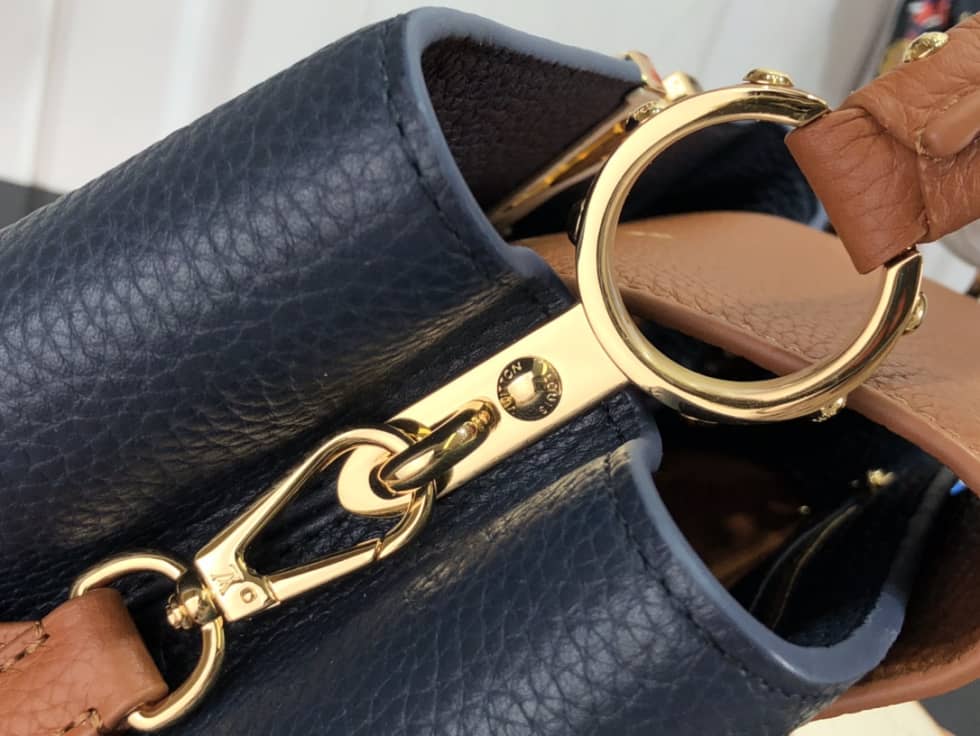 Louis Vuitton Capucines MM M58578 Replica Shoulder Bag