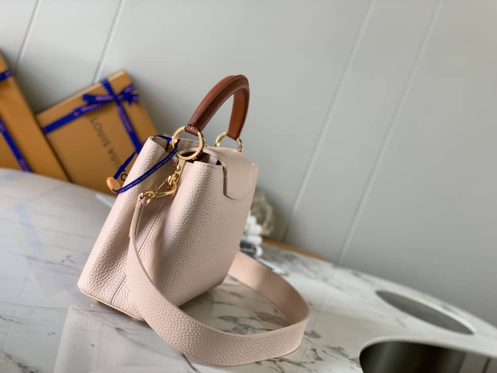 Louis Vuitton Capucines Taurillon Leather Shoulder Bag Replica