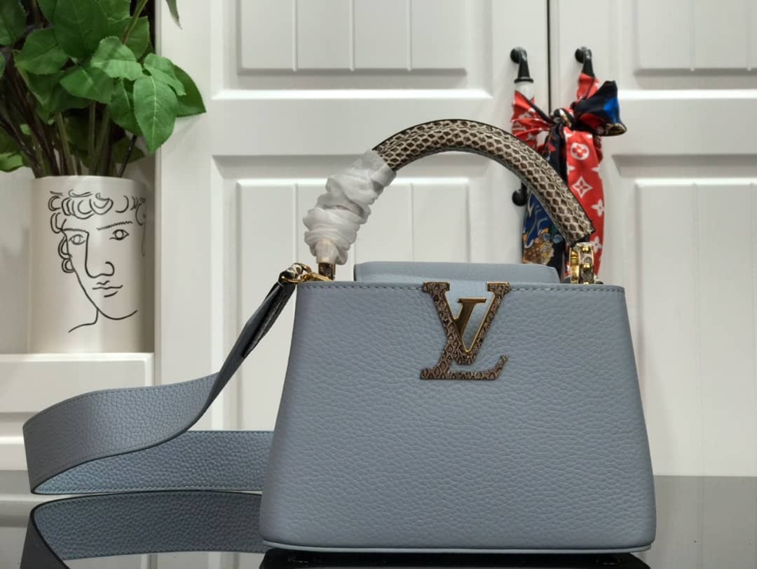 Louis Vuitton Capucines MM Taurillon Leather Tote M94227