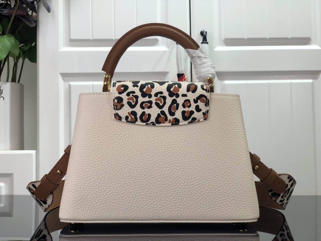 Louis Vuitton Capucines BB Calfskin Handbag Beige