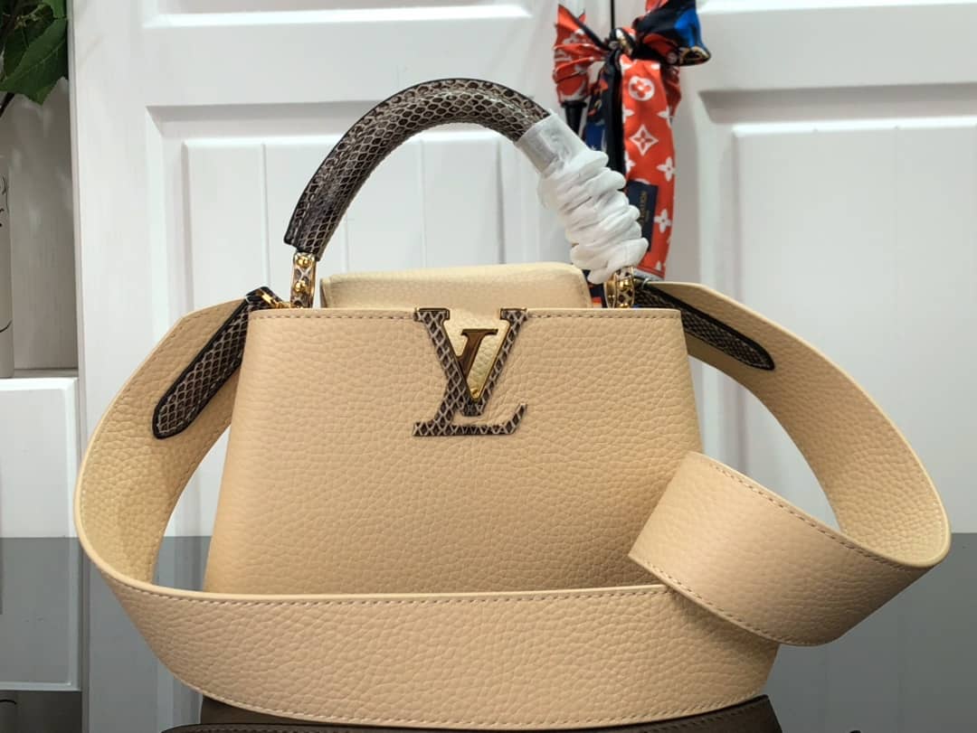 Louis Vuitton Capucines MM Taurillon Leather Tote M94227