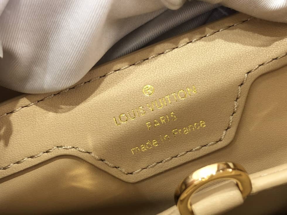Louis Vuitton Capucines MM Beige M59225 Replica Shoulder Bag