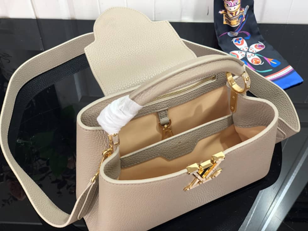 Louis Vuitton Capucines BB Beige M59066 Replica Shoulder Bag