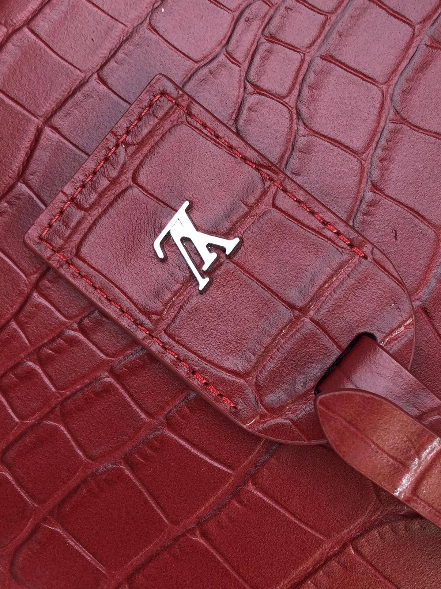 Louis Vuitton Petite Boite Chapeau Crocodilien Brillant Replica Bag Red N93597