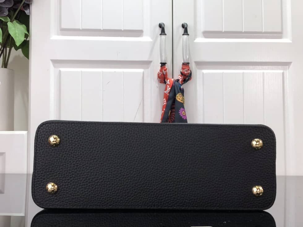 Louis Vuitton Capucines MM Black M58732 Replica Crossbody Bag