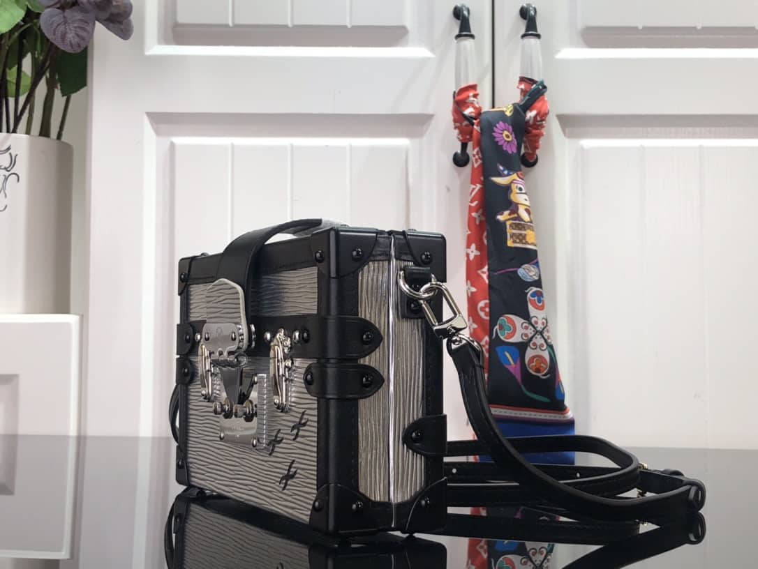 Louis Vuitton Crossbody Dupe Petite Malle  M55309