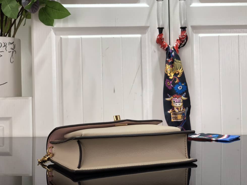 Louis Vuitton Mylockme Chain Pochette M63471 Replica Crossbody Bag